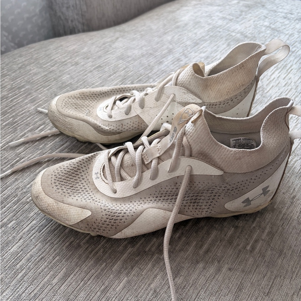 Under Armour Women's Beige Athletic Shoes